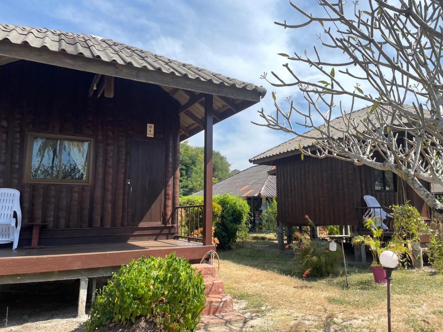 Happy Days Resort Koh Mak Esterno foto